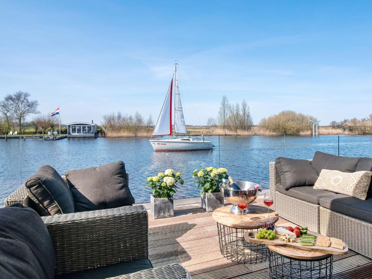 Very Spacious 8-Person Holiday Home In Friesland With Three Bedrooms De Veenhoop Exterior foto